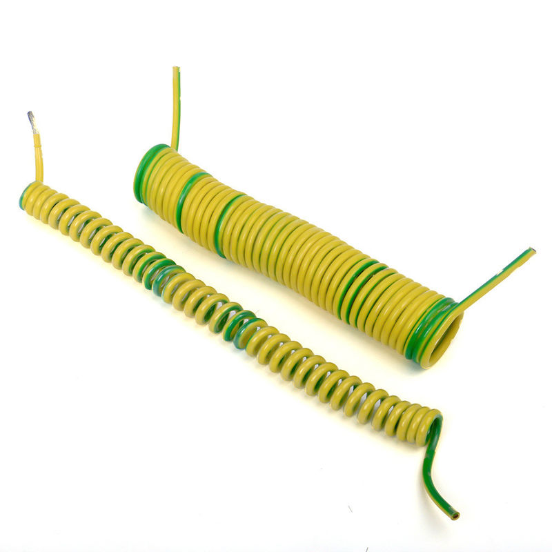 Matériau d'enveloppe PVC 2-10 cœurs retardateur de flamme spirale à ressort bouclé câble d'alimentation pour équipement électronique