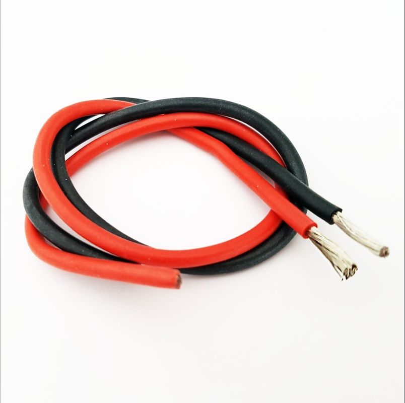 Câble en cuivre isolé en silicone résistant à l'usure et à haute flexibilité avec une tension nominale de 300 V pour installations électriques